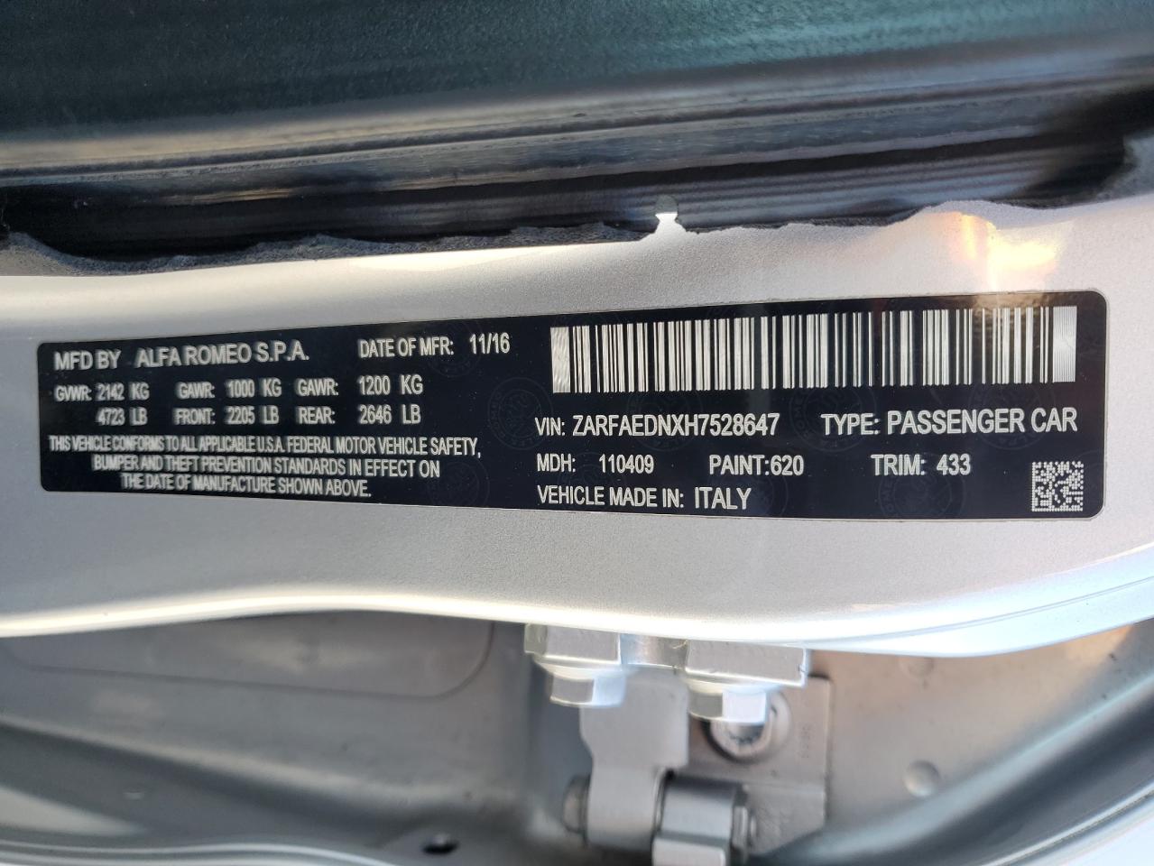 2017 Alfa Romeo Giulia VIN ZARFAEDNXH7528647 Copart auction photo, rear end / minor dent/scratches damage thumbnail 12