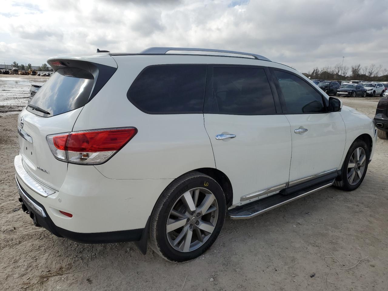 2015 Nissan Pathfinder VIN 5N1AR2MN2FC608620 Copart auction photo, front end damage thumbnail 3