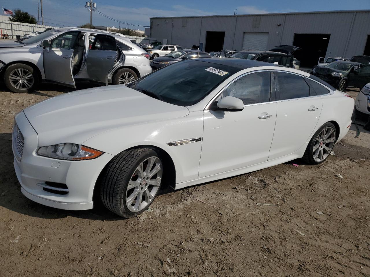 2015 Jaguar XJ VIN SAJWA1CZ9F8V88418