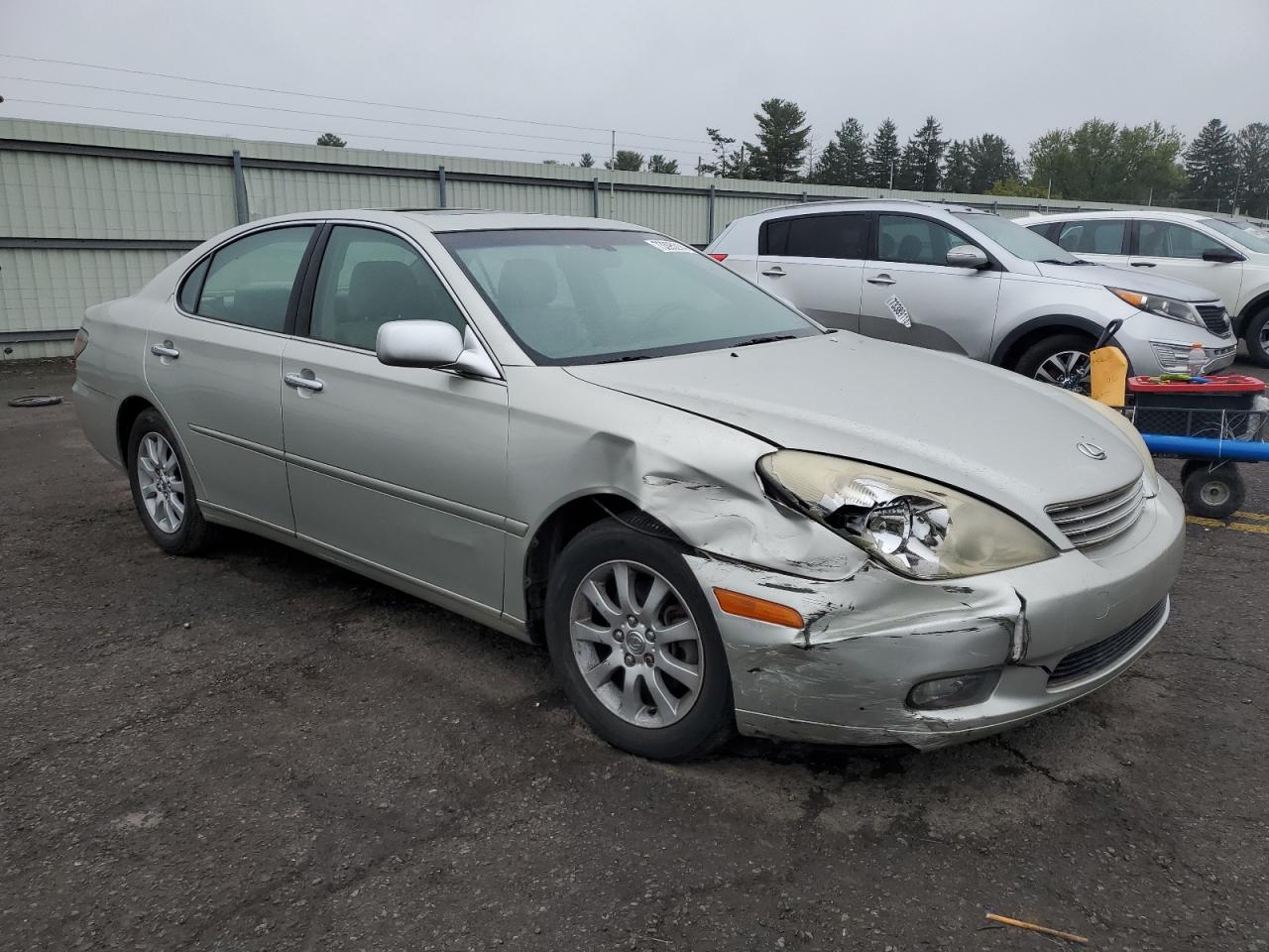 2003 Lexus ES VIN JTHBF30G436015655 Copart auction photo, front end / rear end damage thumbnail 4