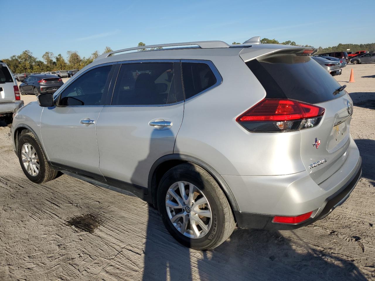 2017 Nissan Rogue VIN JN8AT2MT4HW405772 Copart auction photo, rear end damage thumbnail 2