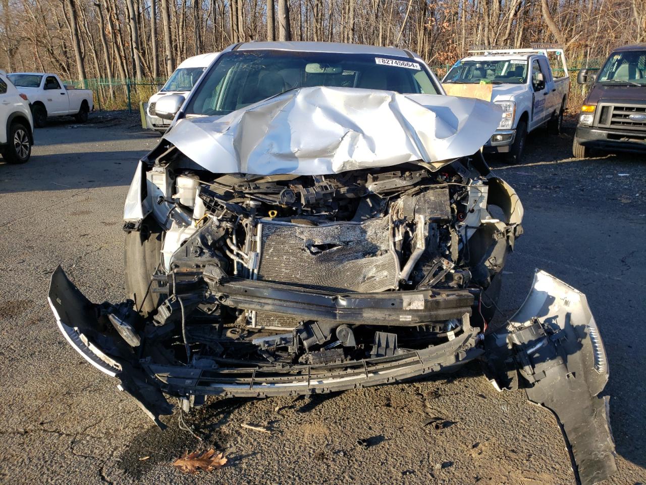 2016 KIA Sedona VIN KNDMC5C17G6156876 Copart auction photo, front end / minor dent/scratches damage thumbnail 5