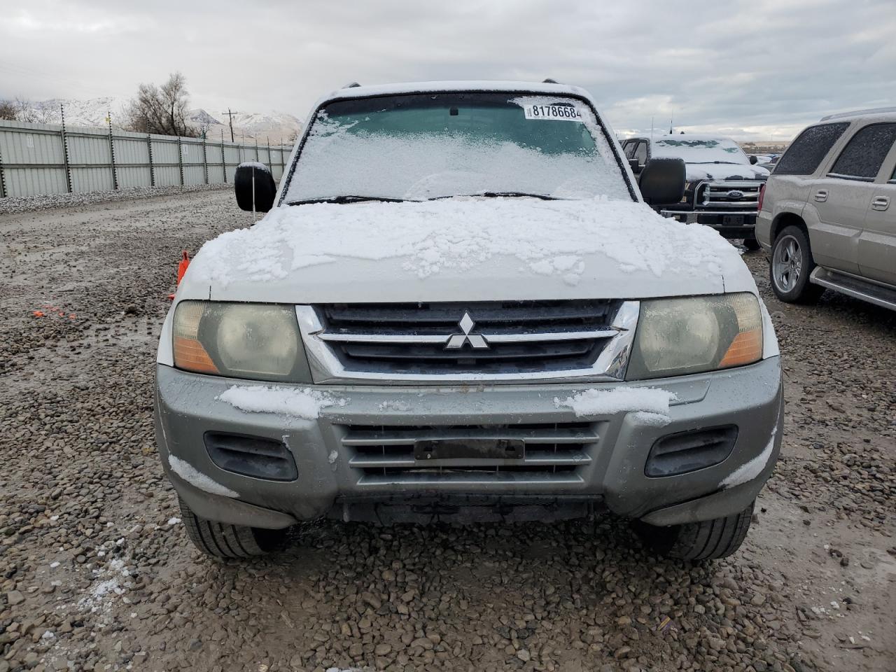 2002 Mitsubishi Montero VIN JA4MW31R62J028391 Copart auction photo, minor dent/scratches damage thumbnail 5
