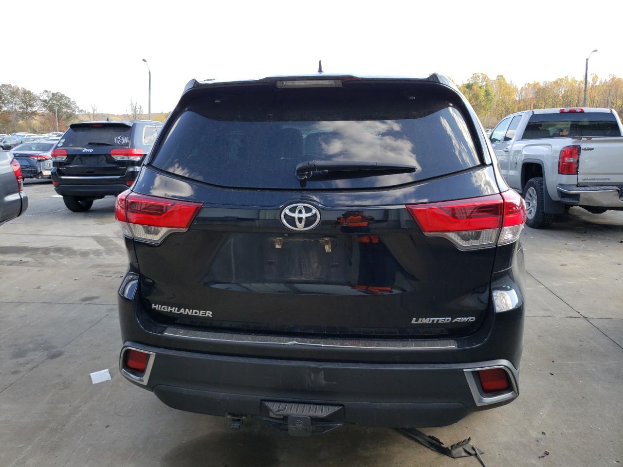 2019 Toyota Highlander VIN 5TDDZRFH1KS734073 Copart auction photo, front end damage thumbnail 6