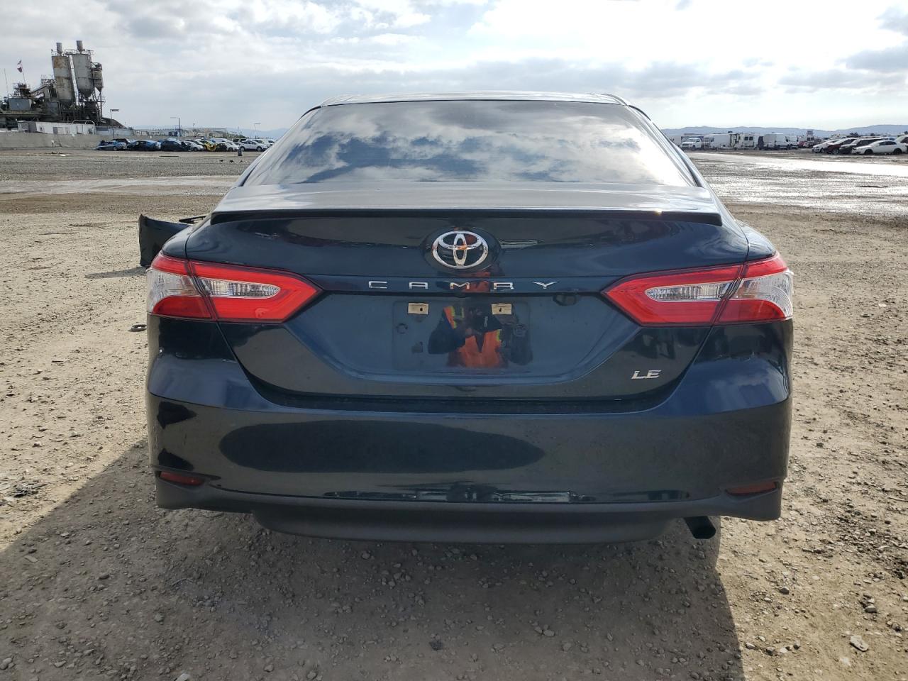 2018 Toyota Camry VIN 4T1B11HK1JU663410 Copart auction photo, front end damage thumbnail 6