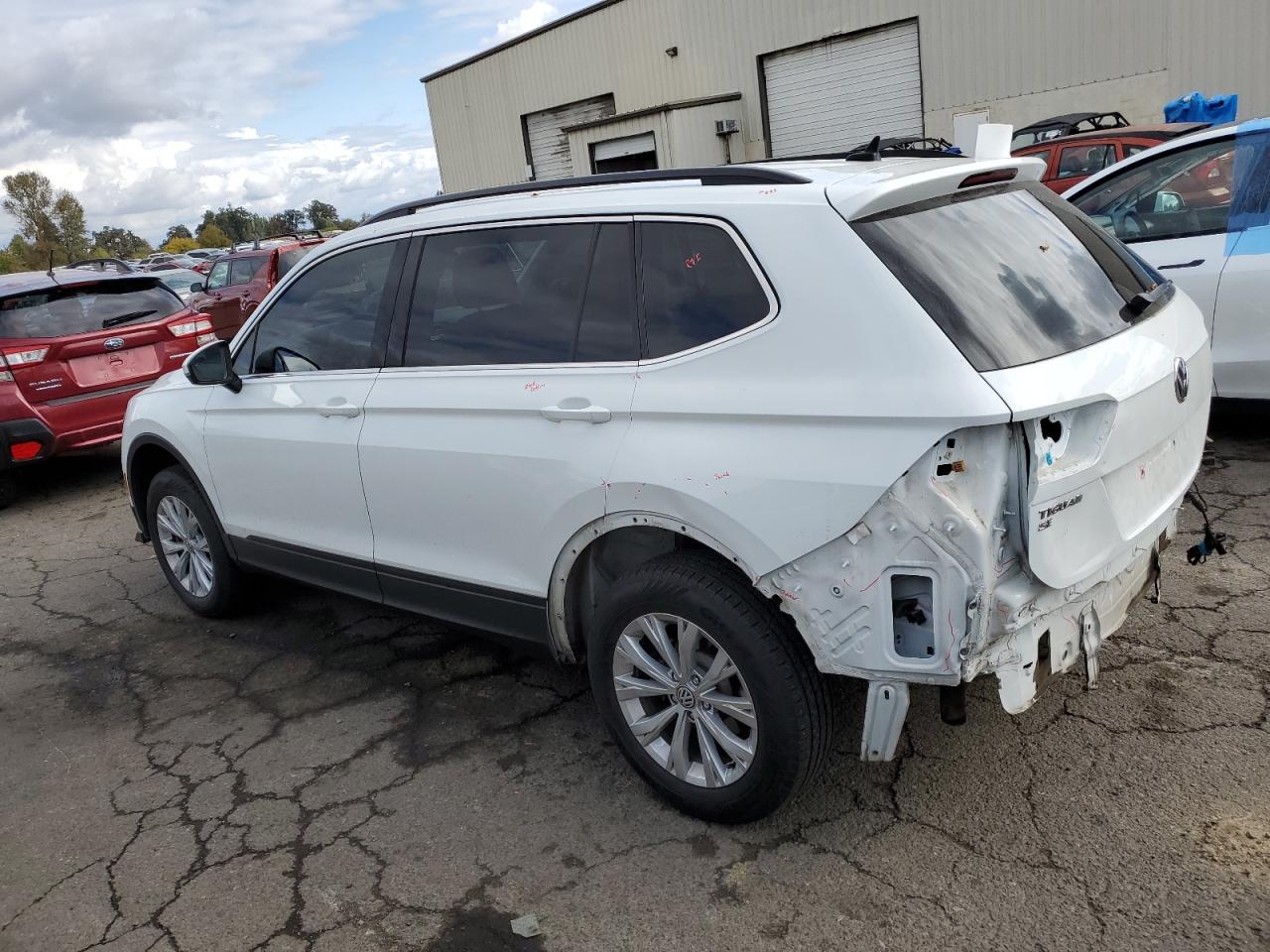 2019 Volkswagen Tiguan VIN 3VV2B7AX4KM044253 Copart auction photo, rear end damage thumbnail 2