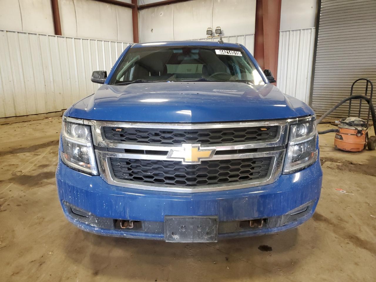 2017 Chevrolet Tahoe VIN 1GNSKDEC0HR311973 Copart auction photo, minor dent/scratches damage thumbnail 5