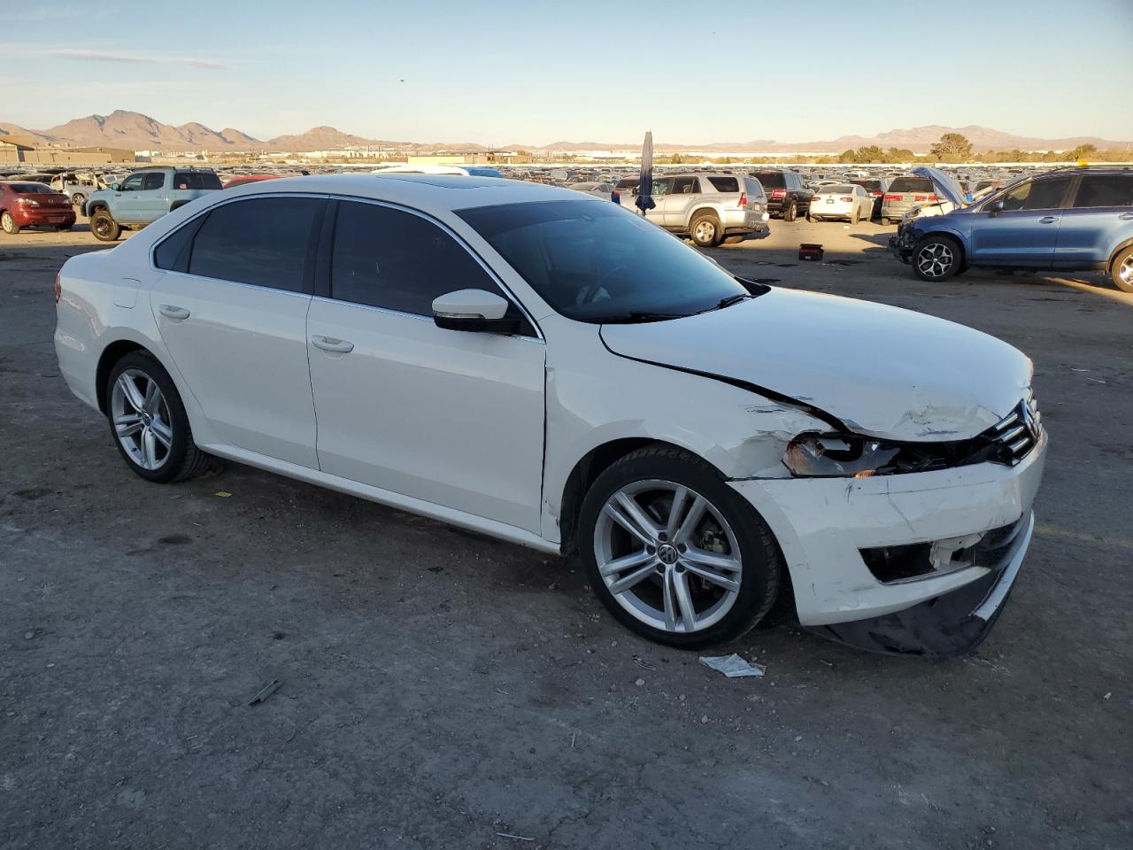 2014 Volkswagen Passat VIN 1VWBT7A33EC032574 Copart auction photo, front end damage thumbnail 4