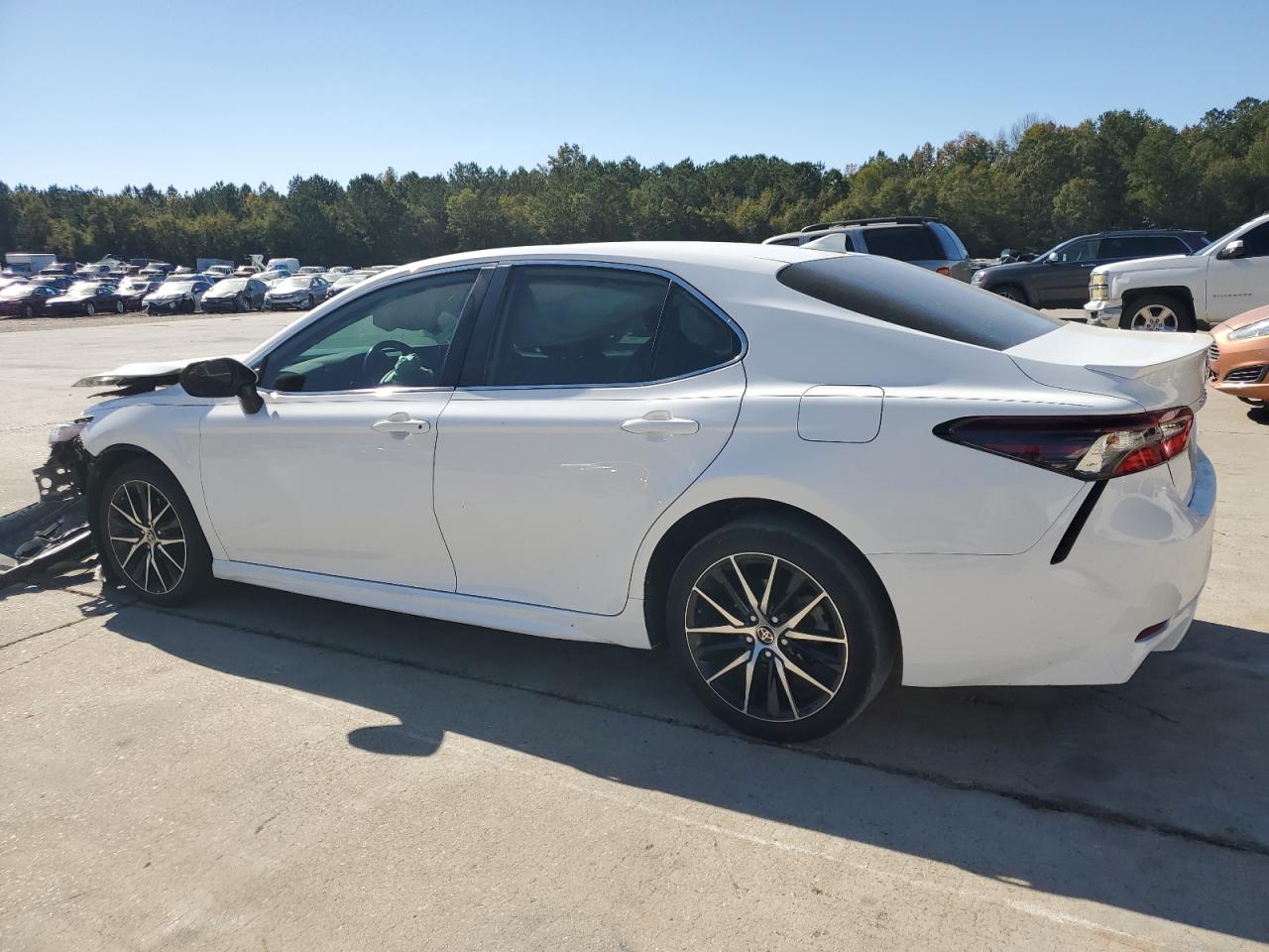 2022 Toyota Camry VIN 4T1T11AKXNU638252 Copart auction photo, front end damage thumbnail 2