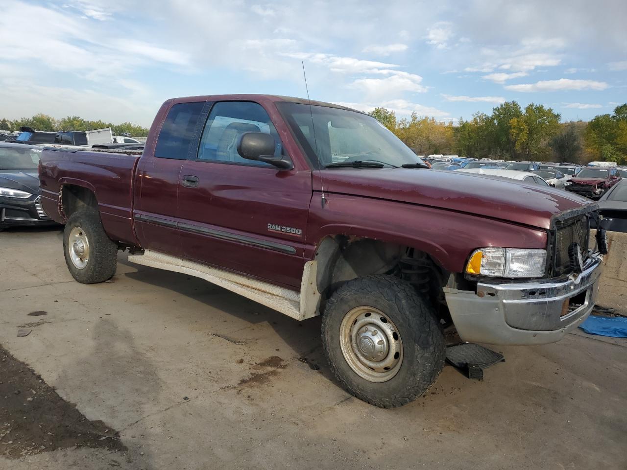 2000 Dodge RAM VIN 3B7KF2368YG140680 Copart auction photo, front end / rear end damage thumbnail 4
