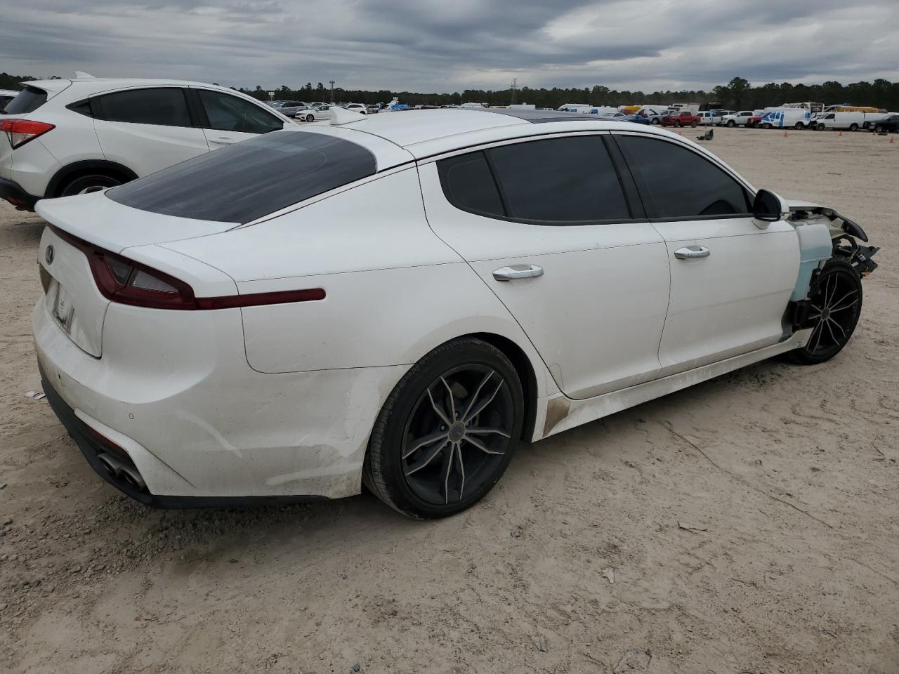 2018 KIA Stinger VIN KNAE25LAXJ6012590 Copart auction photo, front end / minor dent/scratches damage thumbnail 3