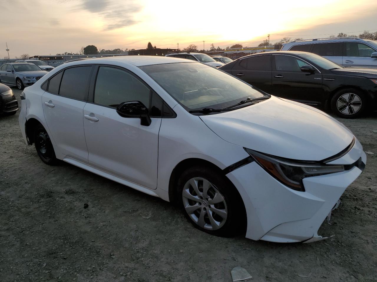 2020 Toyota Corolla VIN JTDEPRAE6LJ025287 Copart auction photo, all over / vandalism damage thumbnail 4