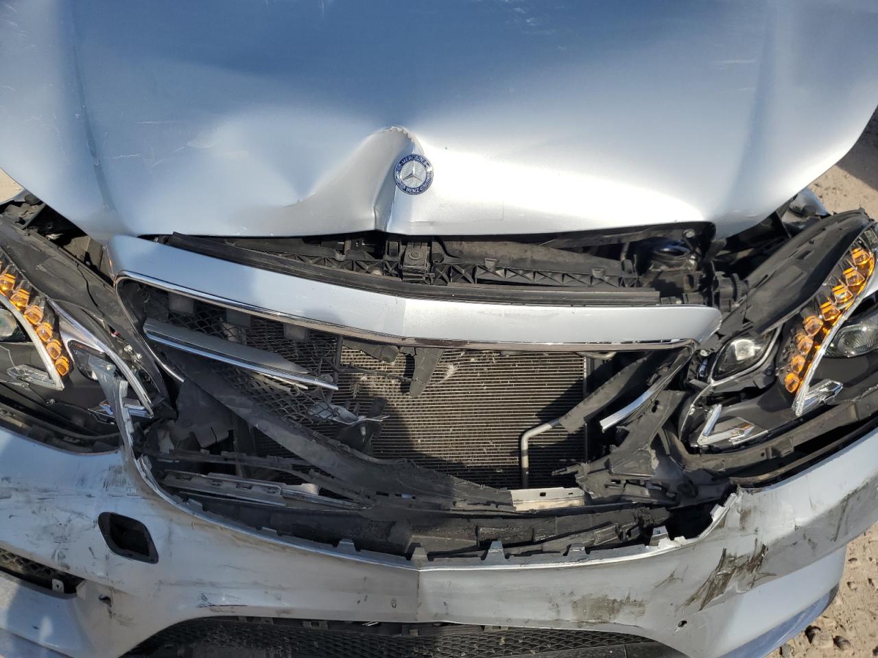 2016 Mercedes-Benz E-klasse VIN WDDHF5KB3GB257722 Copart auction photo, front end / minor dent/scratches damage thumbnail 11