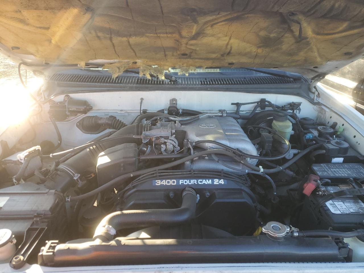 2000 Toyota Tacoma VIN 4TAWN72NXYZ589350 Copart auction photo, rear end damage thumbnail 11
