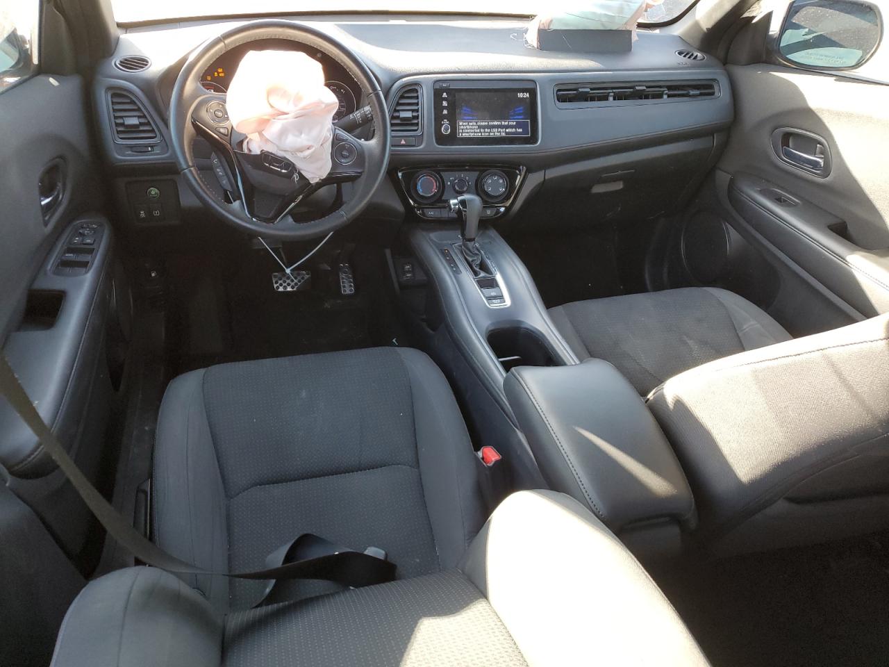2021 Honda HR-V VIN 3CZRU5H17MM731642 Copart auction photo, front end / minor dent/scratches damage thumbnail 8