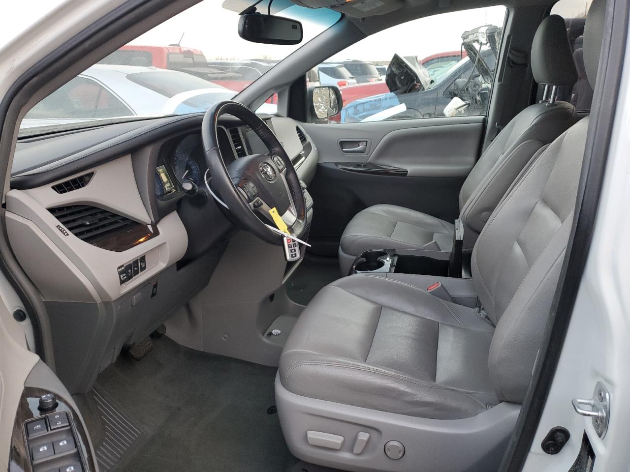 2017 Toyota Sienna VIN 5TDDZ3DC3HS167720 Copart auction photo, front end damage thumbnail 7