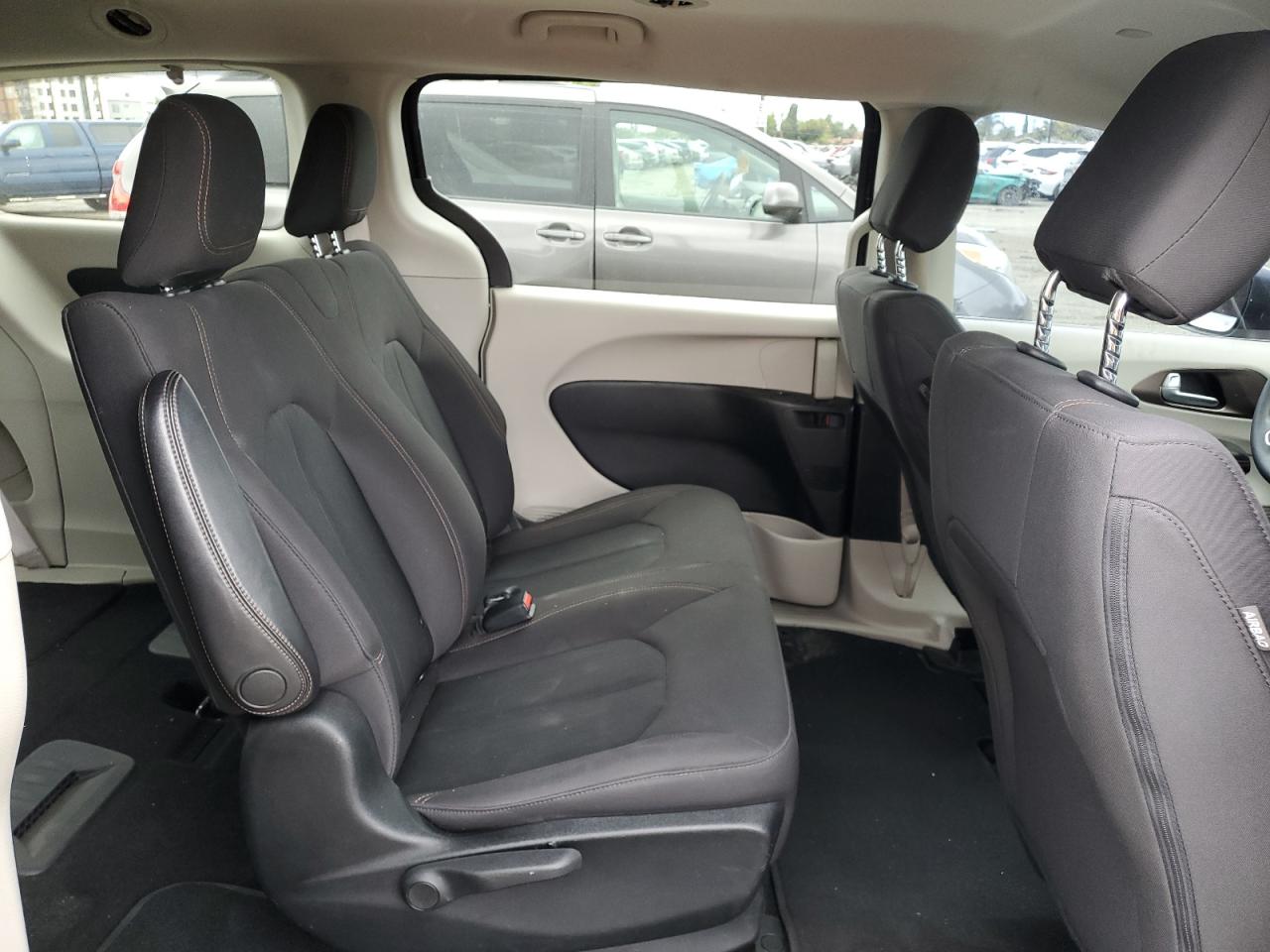 2018 Chrysler Pacifica VIN 2C4RC1AG5JR237333 Copart auction photo, side damage thumbnail 11