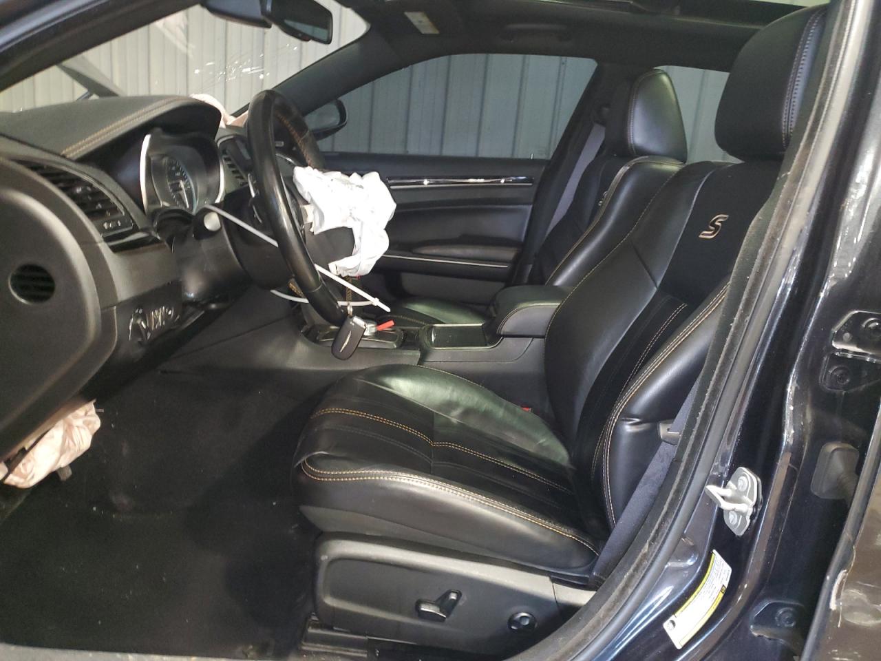 2019 Chrysler 300 VIN 2C3CCABG4KH640476 Copart auction photo, front end / side damage thumbnail 7
