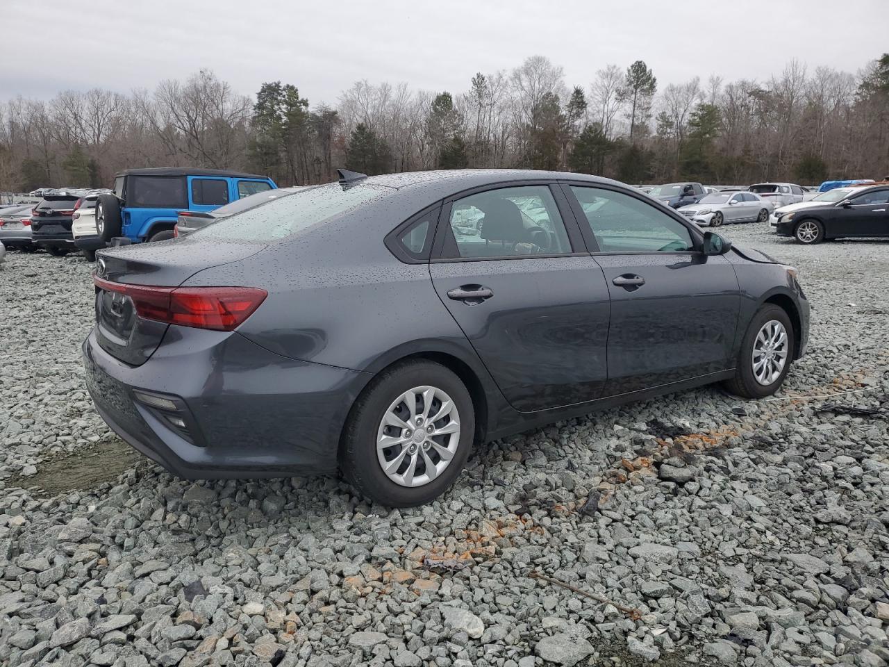 2021 KIA Forte VIN 3KPF24AD7ME393389 Copart auction photo, front end damage thumbnail 3