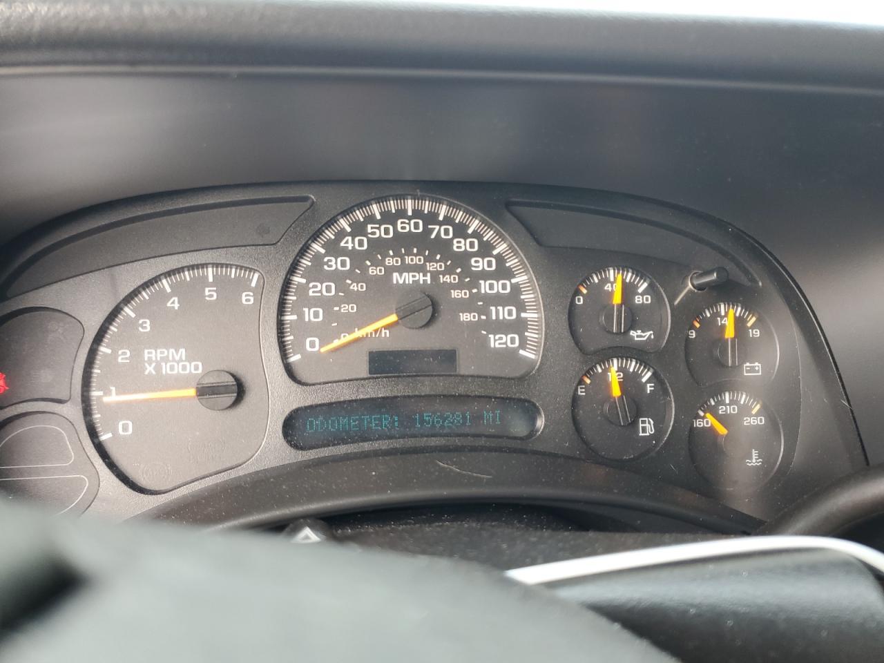 2004 Chevrolet Silverado VIN 1GCEC14V04Z152421 Copart auction photo, front end / minor dent/scratches damage thumbnail 8