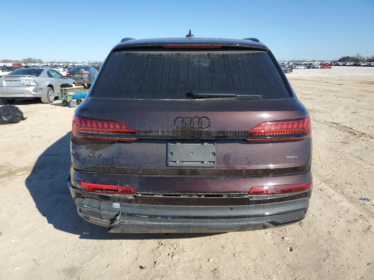2022 Audi Q7 VIN WA1LJBF74ND017937 Copart auction photo, side / front end damage thumbnail 6