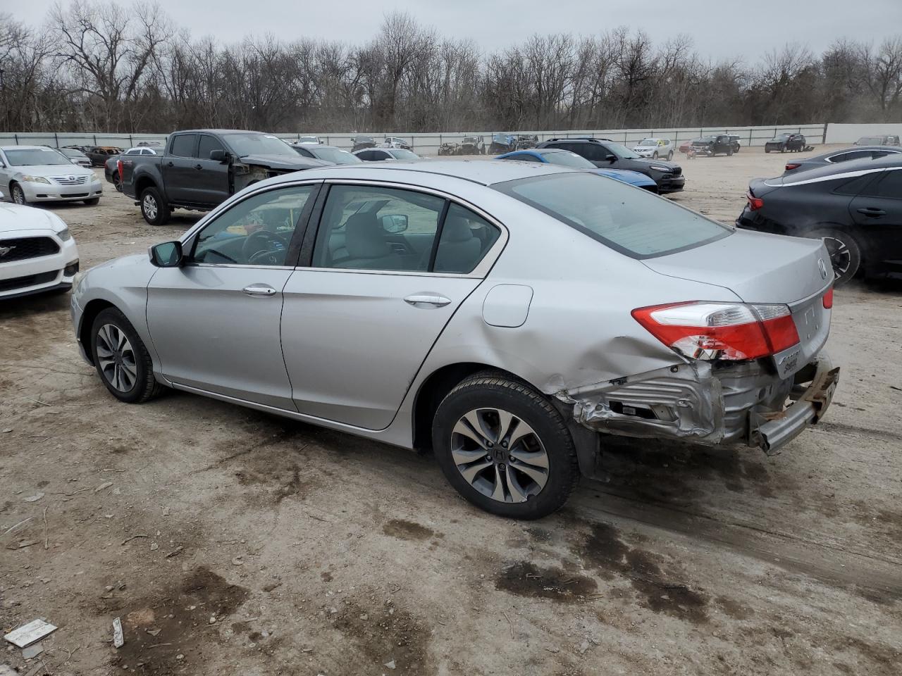 2015 Honda Accord VIN 1HGCR2F37FA165399 Copart auction photo, rear end / minor dent/scratches damage thumbnail 2