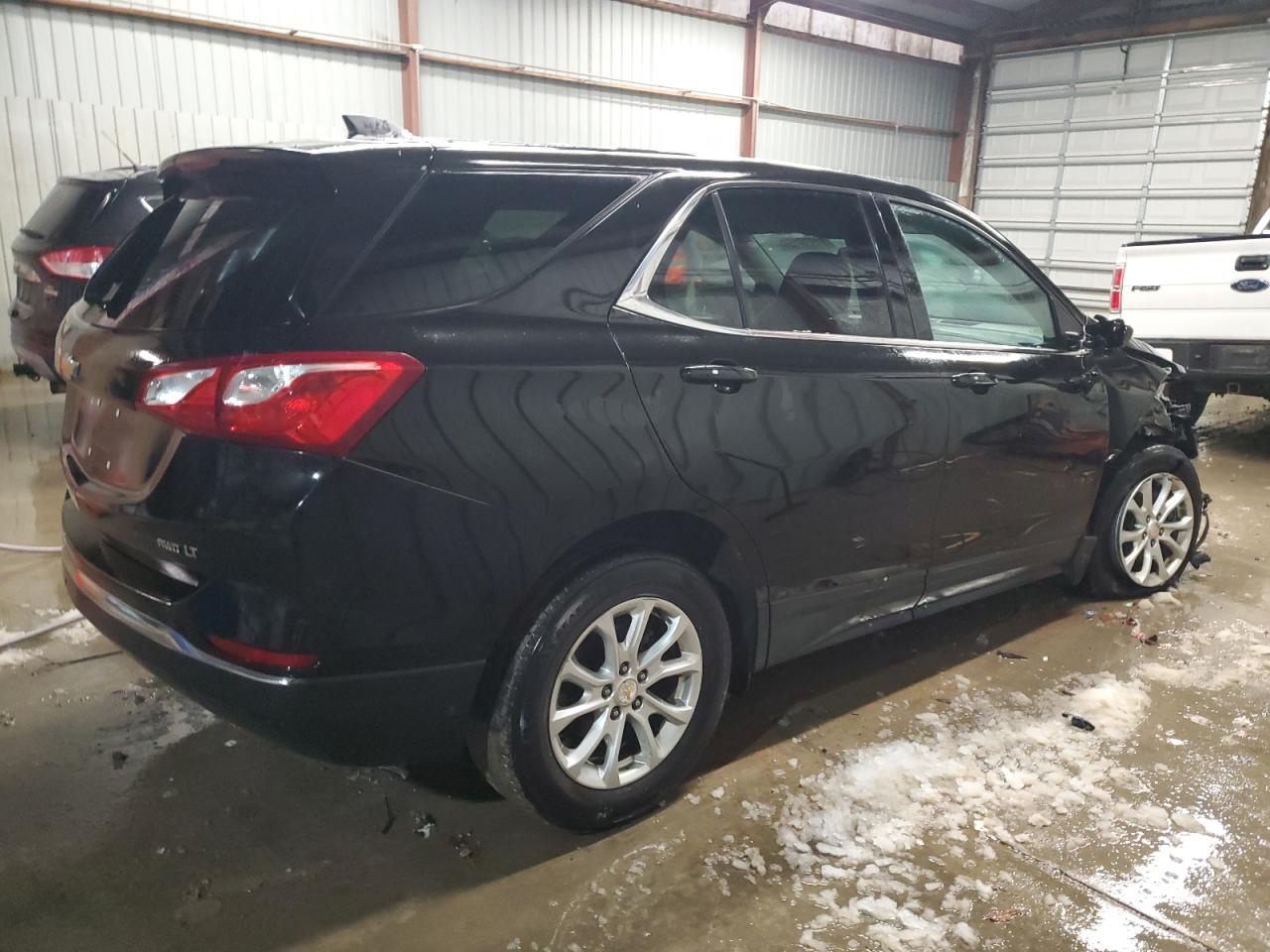 2019 Chevrolet Equinox VIN 2GNAXUEV9K6121154 Copart auction photo, front end / side damage thumbnail 3