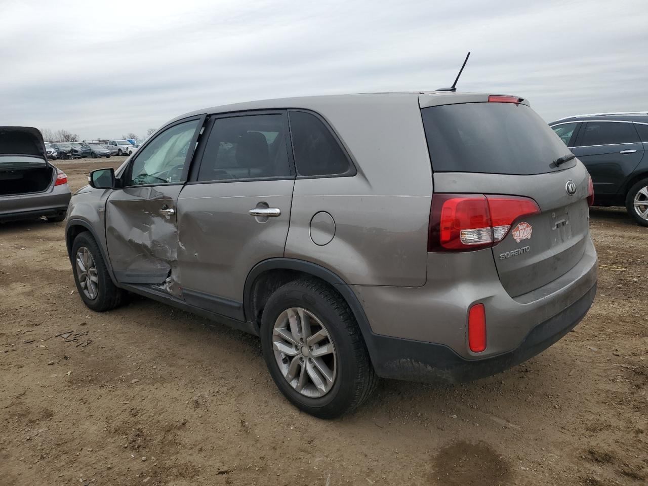 2015 KIA Sorento VIN 5XYKT3A61FG661558 Copart auction photo, side damage thumbnail 2
