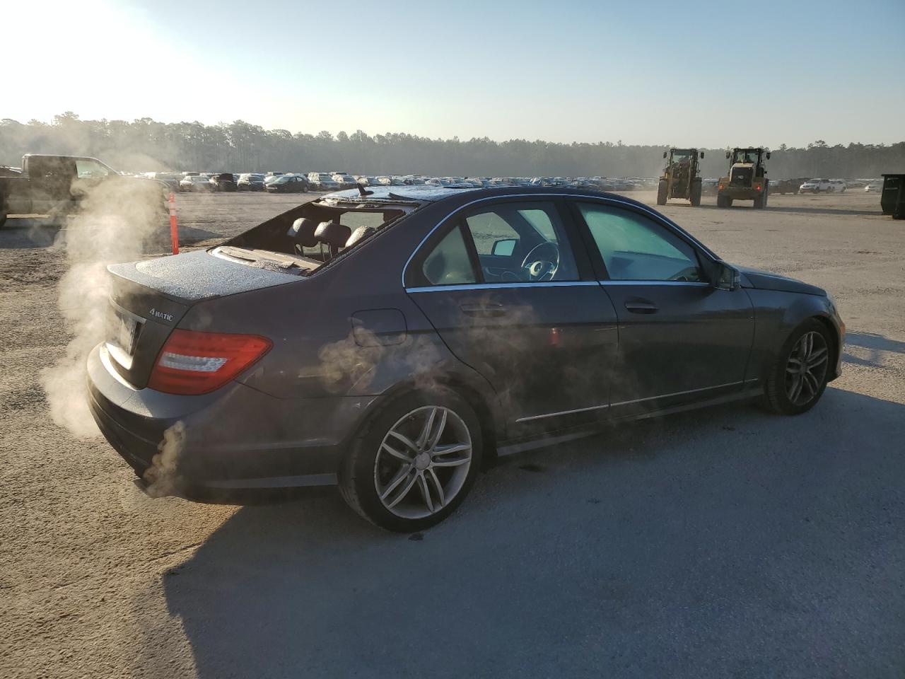 2013 Mercedes-Benz C-klasse VIN WDDGF8AB2DR268972 Copart auction photo, top/roof / front end damage thumbnail 3