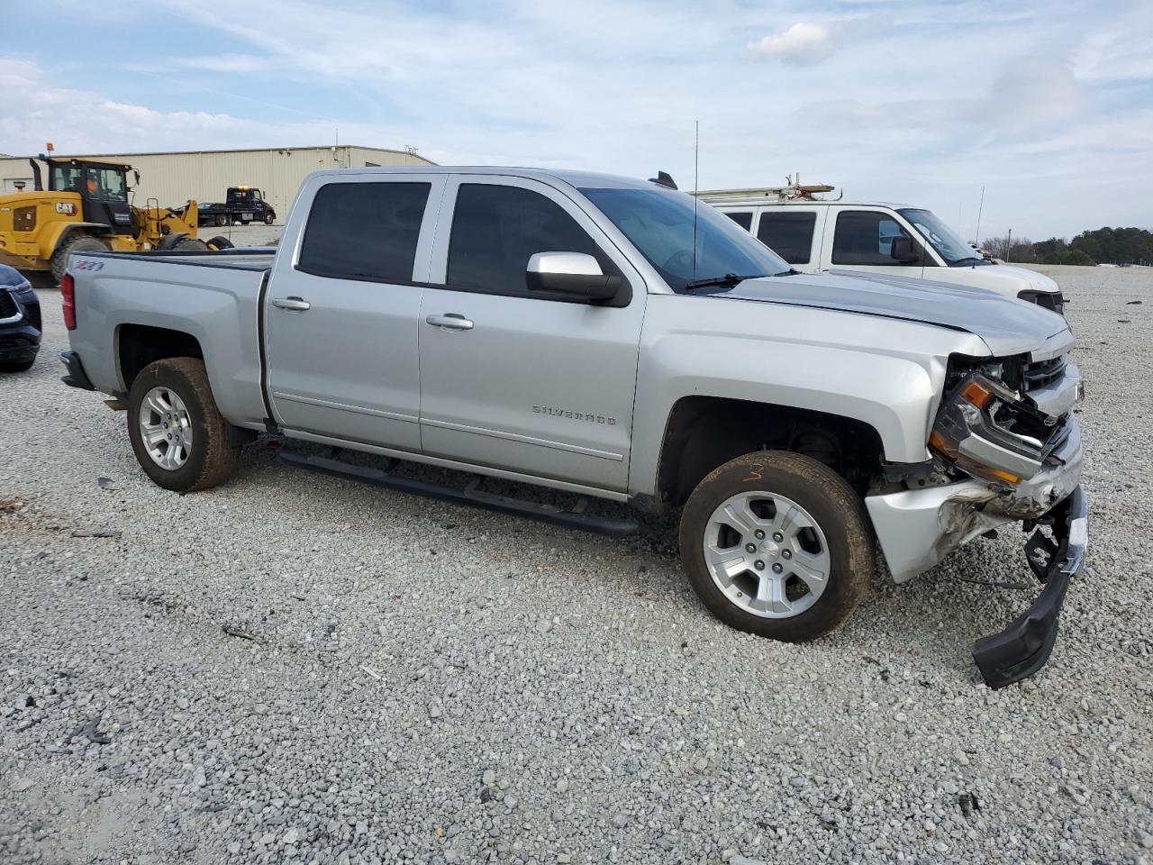 2017 Chevrolet Silverado VIN 3GCUKREC3HG256269 Copart auction photo, front end / minor dent/scratches damage thumbnail 4