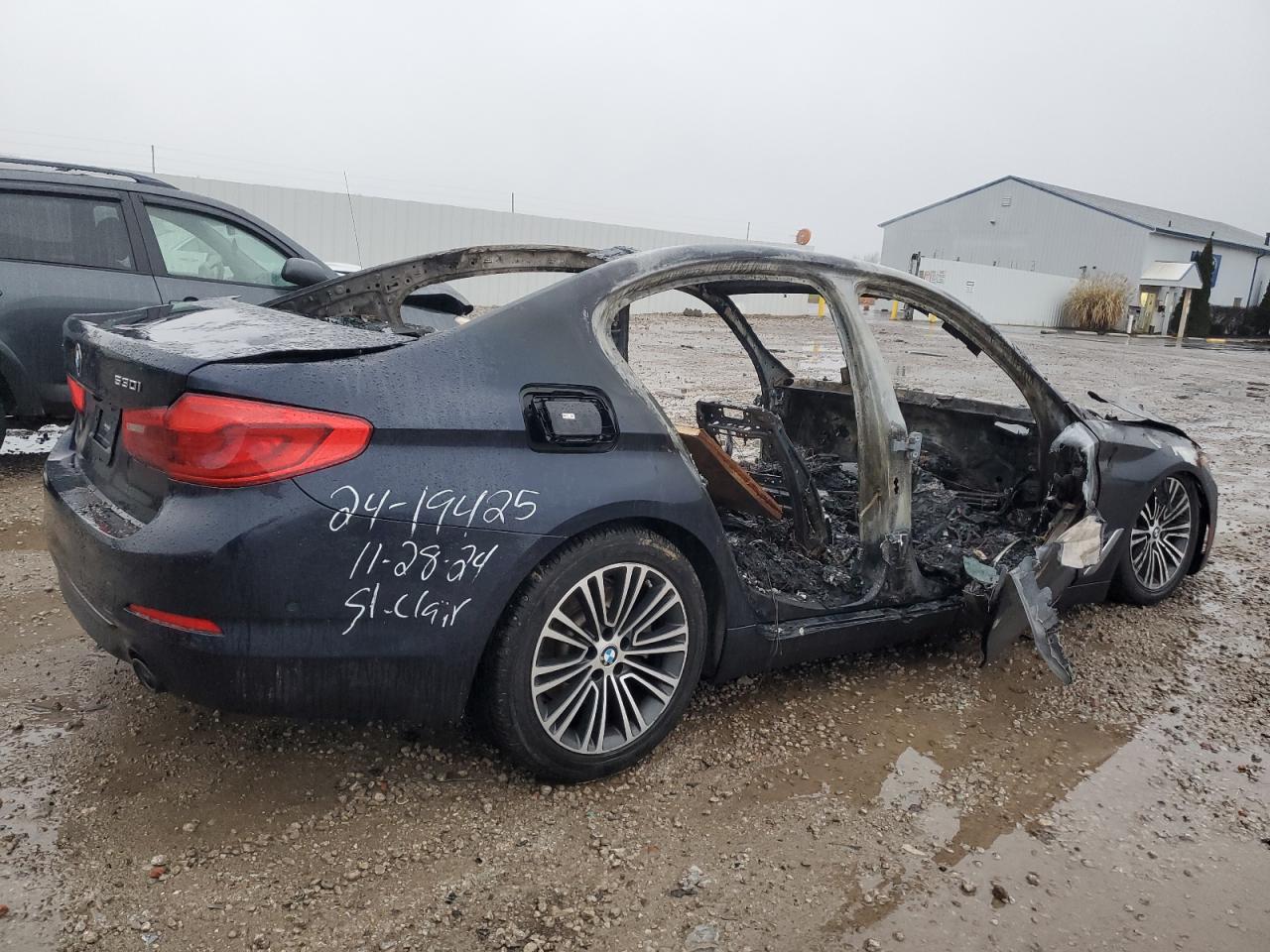 2019 BMW 5er VIN WBAJA7C52KG909835 Copart auction photo, burn damage thumbnail 3