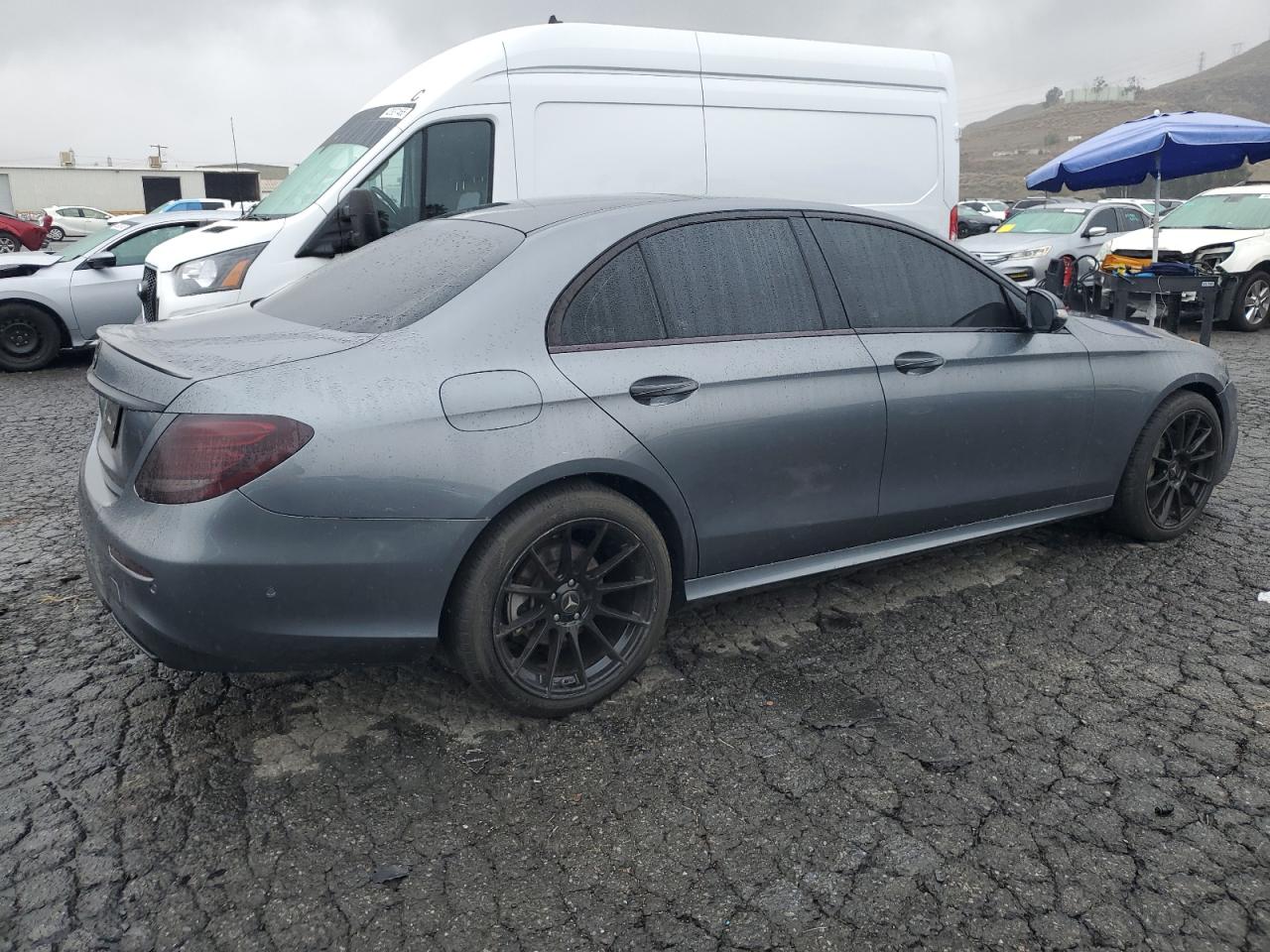 2019 Mercedes-Benz E-klasse VIN WDDZF4JB7KA563935 Copart auction photo, front end damage thumbnail 3