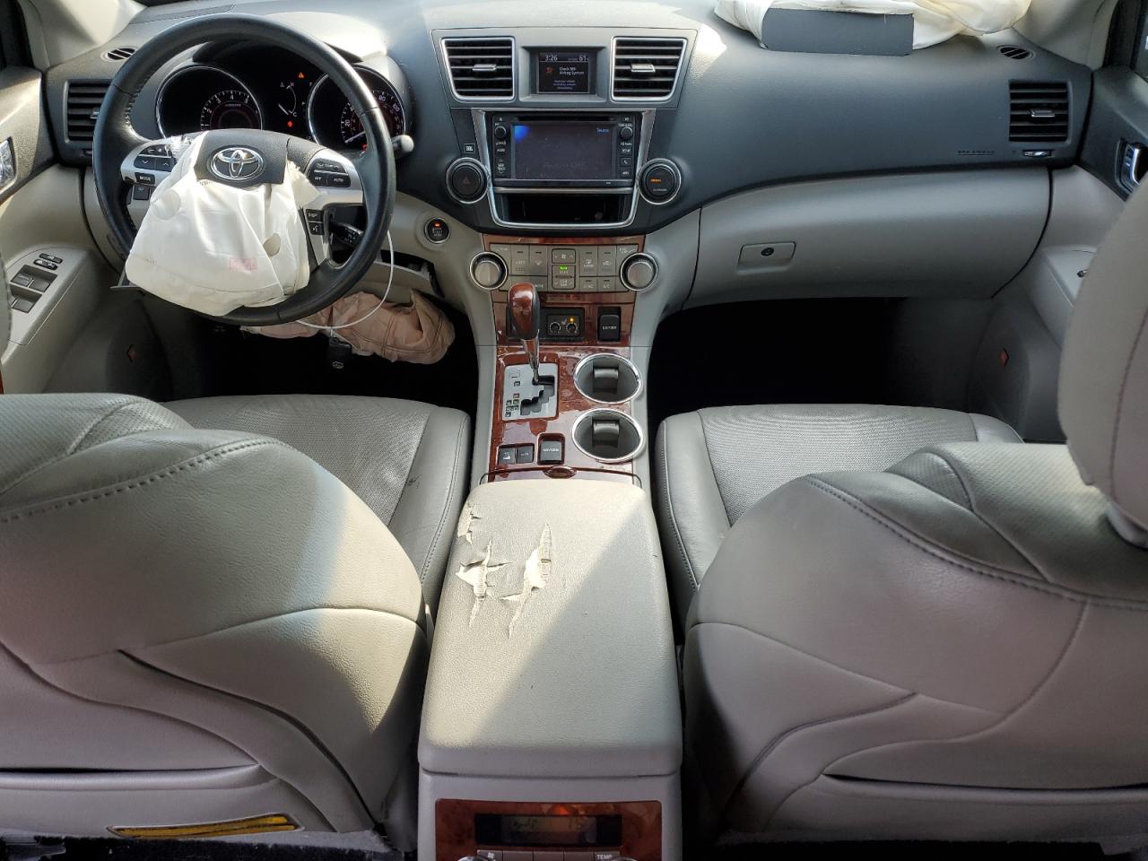 2013 Toyota Highlander VIN 5TDDK3EH7DS260670 Copart auction photo, front end / side damage thumbnail 8
