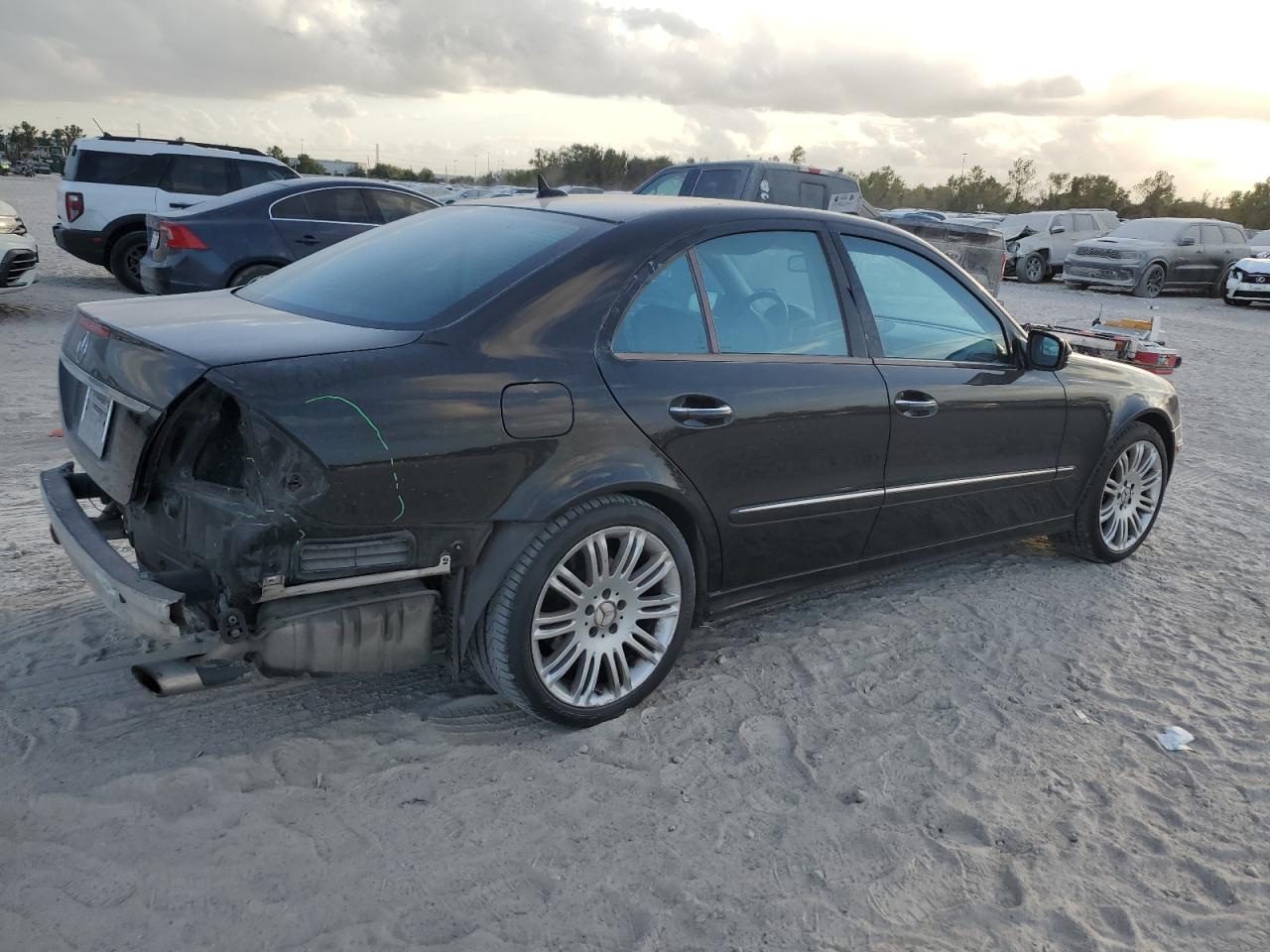 2007 Mercedes-Benz E-klasse VIN WDBUF56XX7B126008 Copart auction photo, rear end damage thumbnail 3