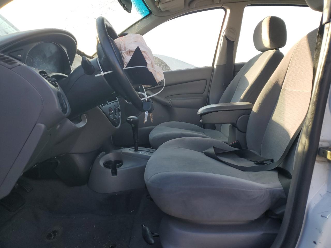 2001 Ford Focus VIN 1FAFP34321W242448 Copart auction photo, front end damage thumbnail 7
