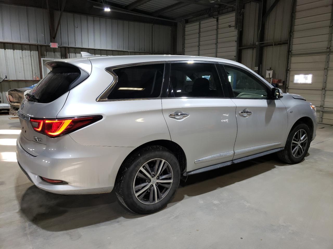 2018 Infiniti QX60 VIN 5N1DL0MM0JC523584 Copart auction photo, front end / minor dent/scratches damage thumbnail 3
