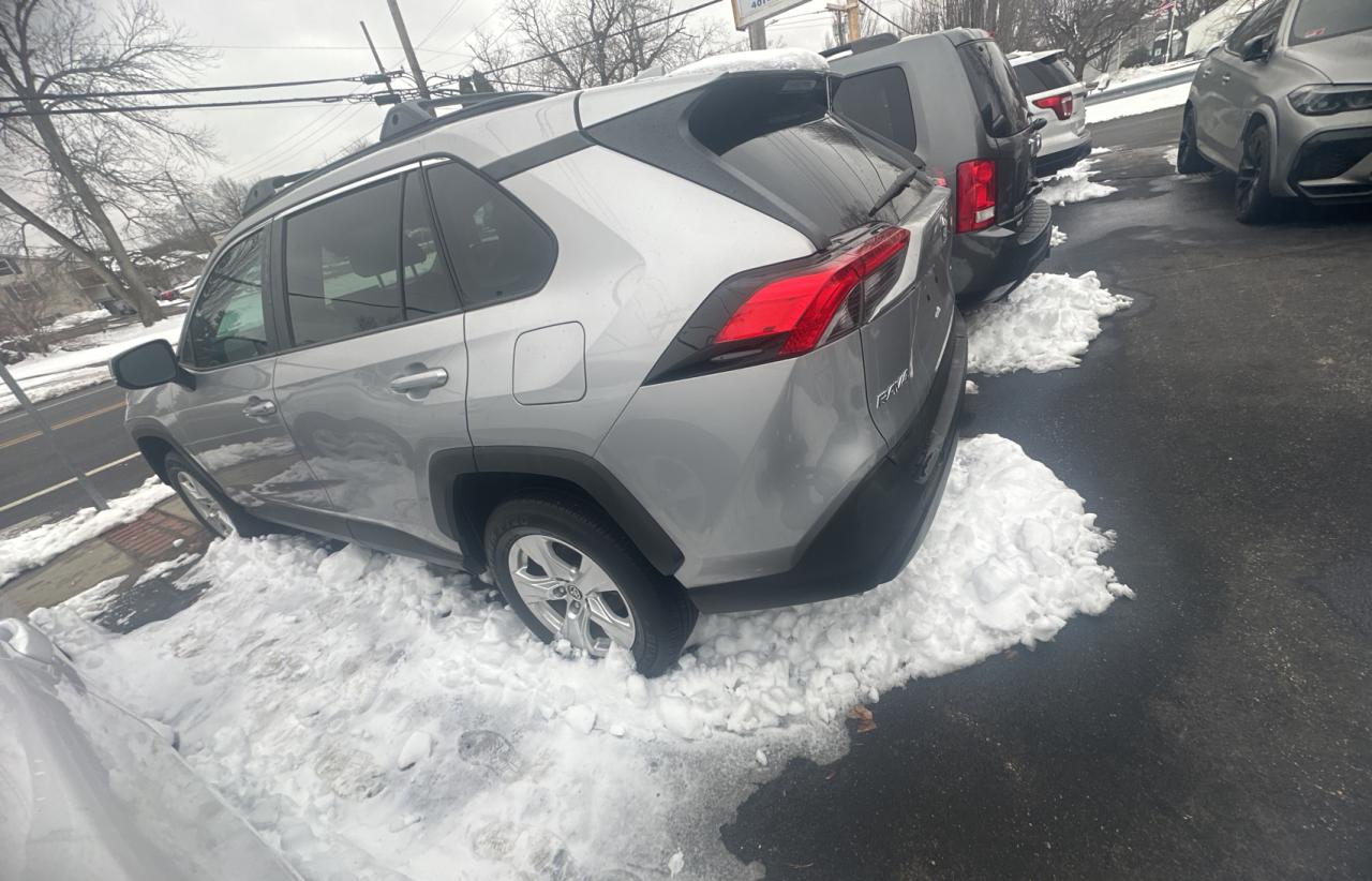 2021 Toyota RAV 4 VIN 2T3W1RFV3MC162061 Copart auction photo, water/flood / minor dent/scratches damage thumbnail 3