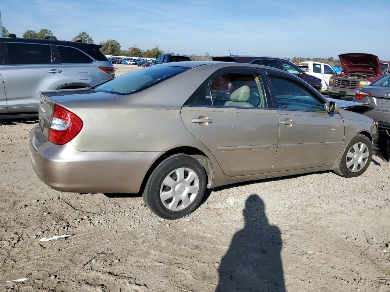 2004 Toyota Camry VIN 4T1BE30K74U926371 Copart auction photo, front end damage thumbnail 3