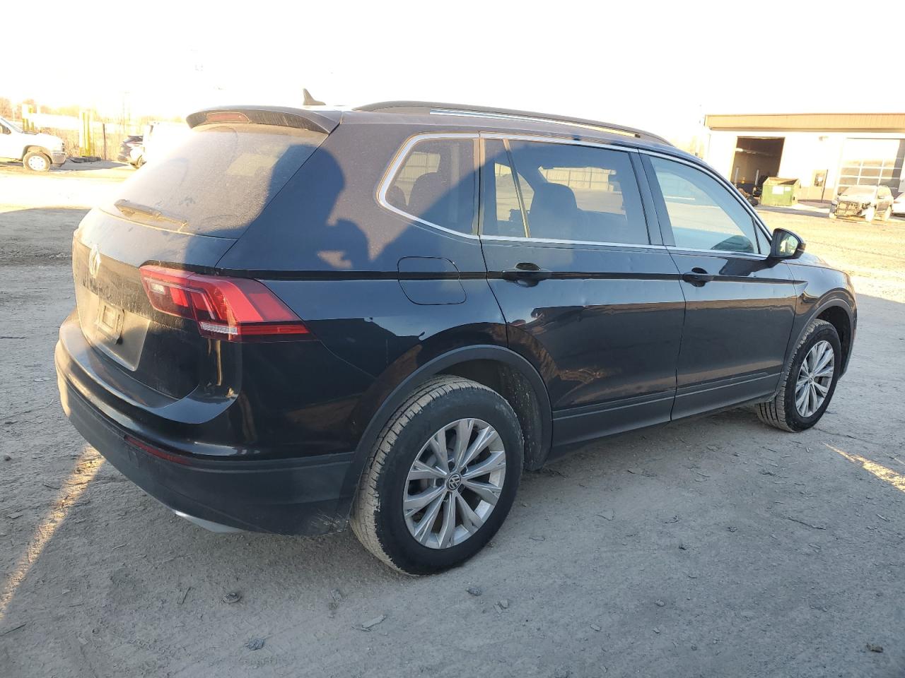 2019 Volkswagen Tiguan VIN 3VV3B7AX9KM102023 Copart auction photo, hail damage thumbnail 3