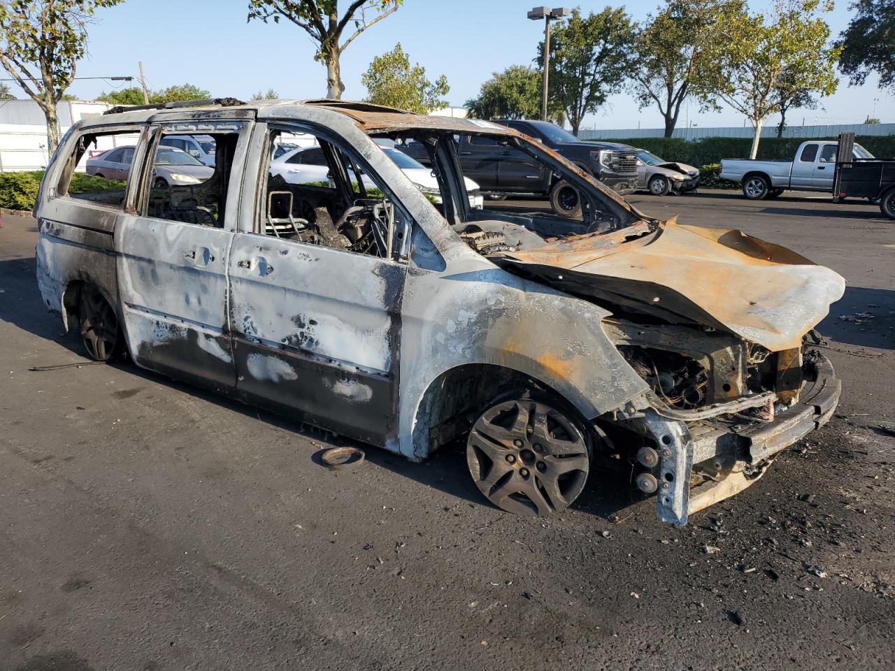 2006 Honda Odyssey VIN 5FNRL38656B022577 Copart auction photo, vandalism damage thumbnail 4