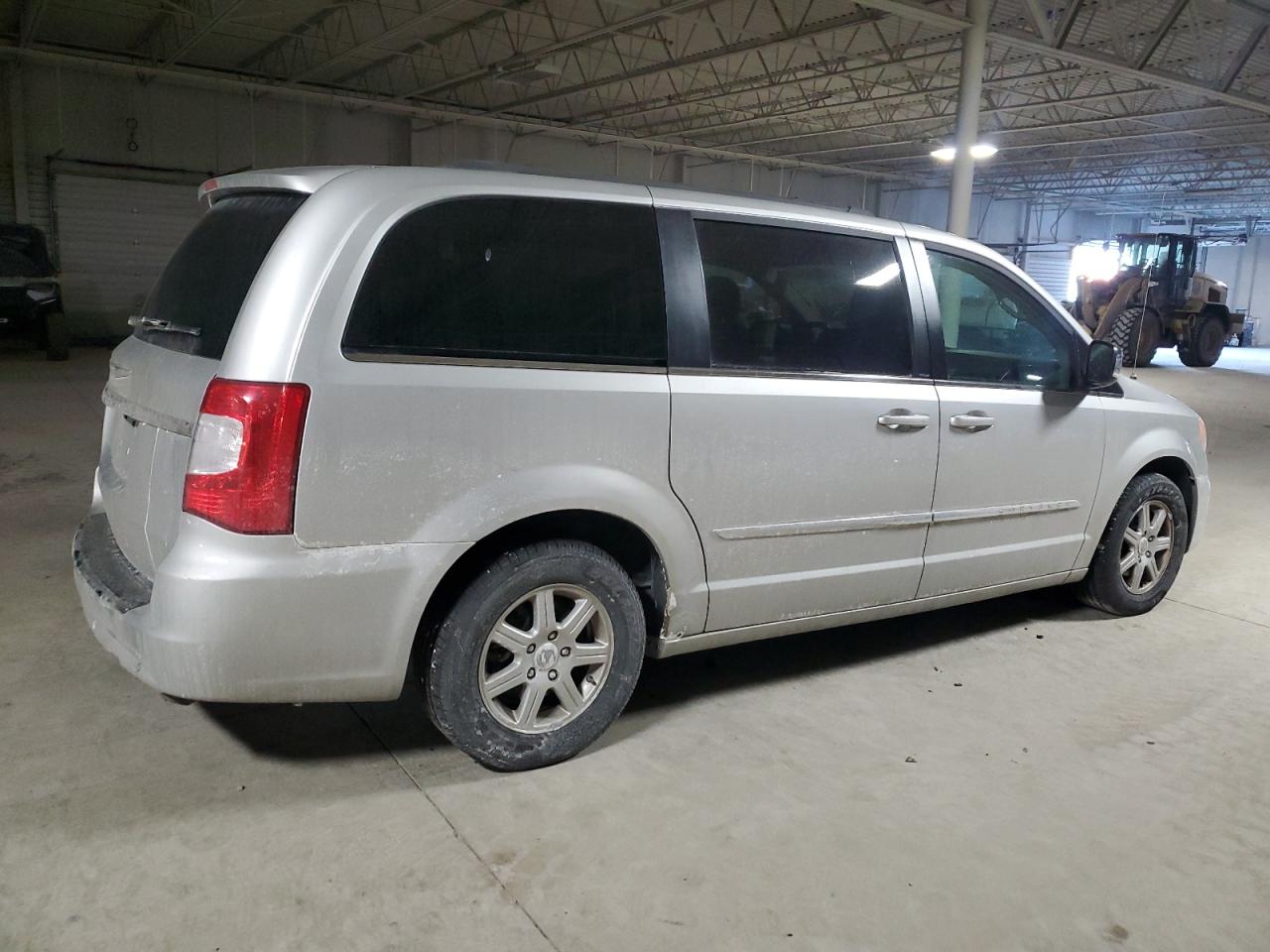 2011 Chrysler Town & Country VIN 2A4RR8DG8BR744662 Copart auction photo, mechanical / front end damage thumbnail 3