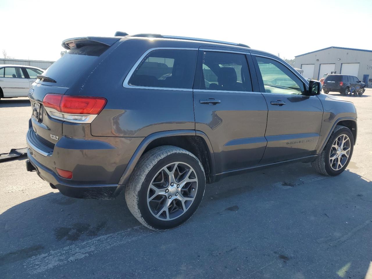 2018 Jeep Grand Cherokee VIN 1C4RJEBG3JC304855 Copart auction photo, front end / side damage thumbnail 3