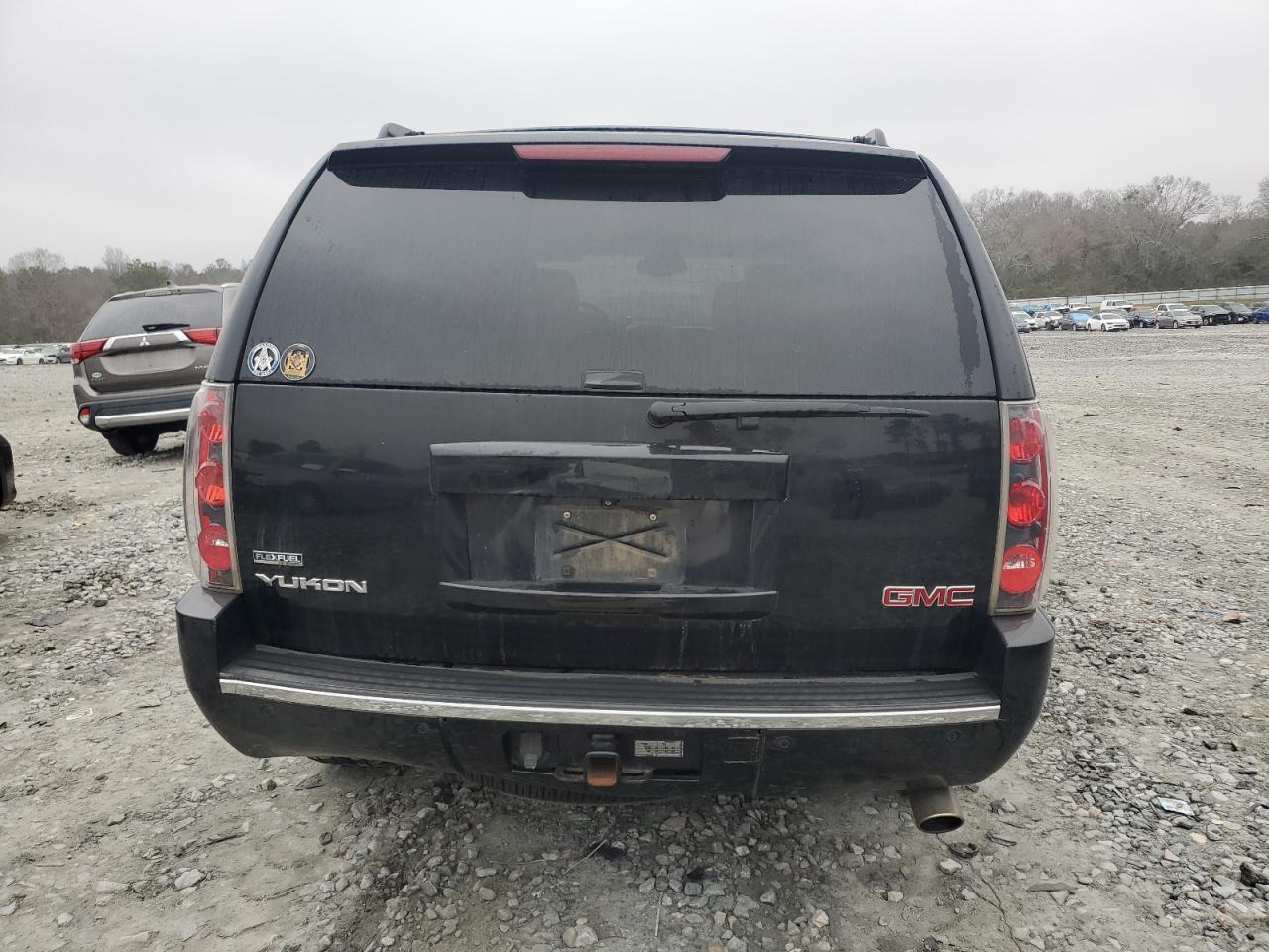 2009 GMC Yukon VIN 1GKFC03239R227162 Copart auction photo, front end / side damage thumbnail 6