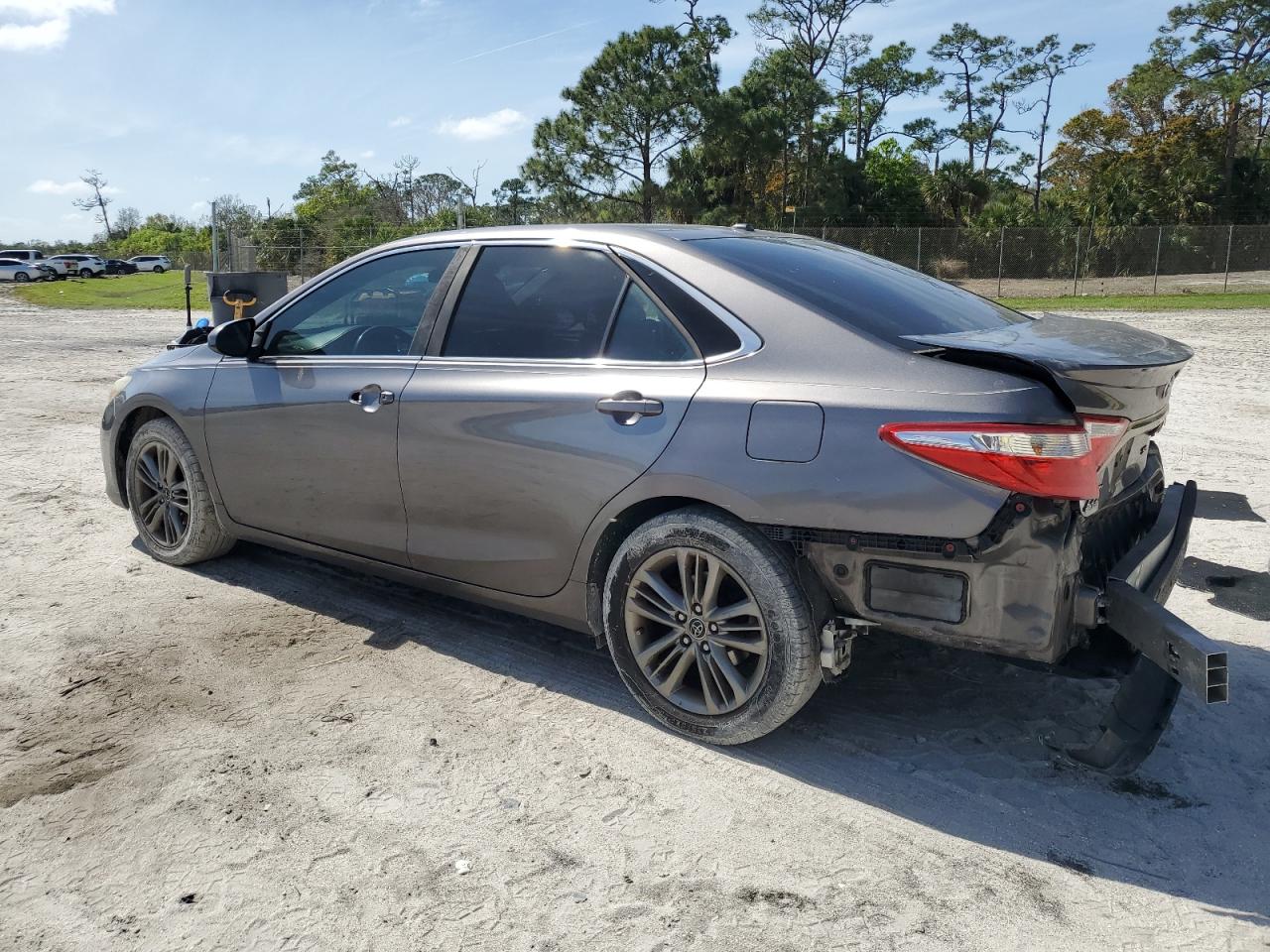 2015 Toyota Camry VIN 4T1BF1FK5FU982109 Copart auction photo, rear end / minor dent/scratches damage thumbnail 2