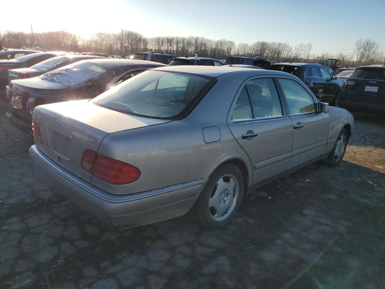 1999 Mercedes-Benz Cls-klasse VIN WDBJF70H5XA736985 Copart auction photo, front end / side damage thumbnail 3