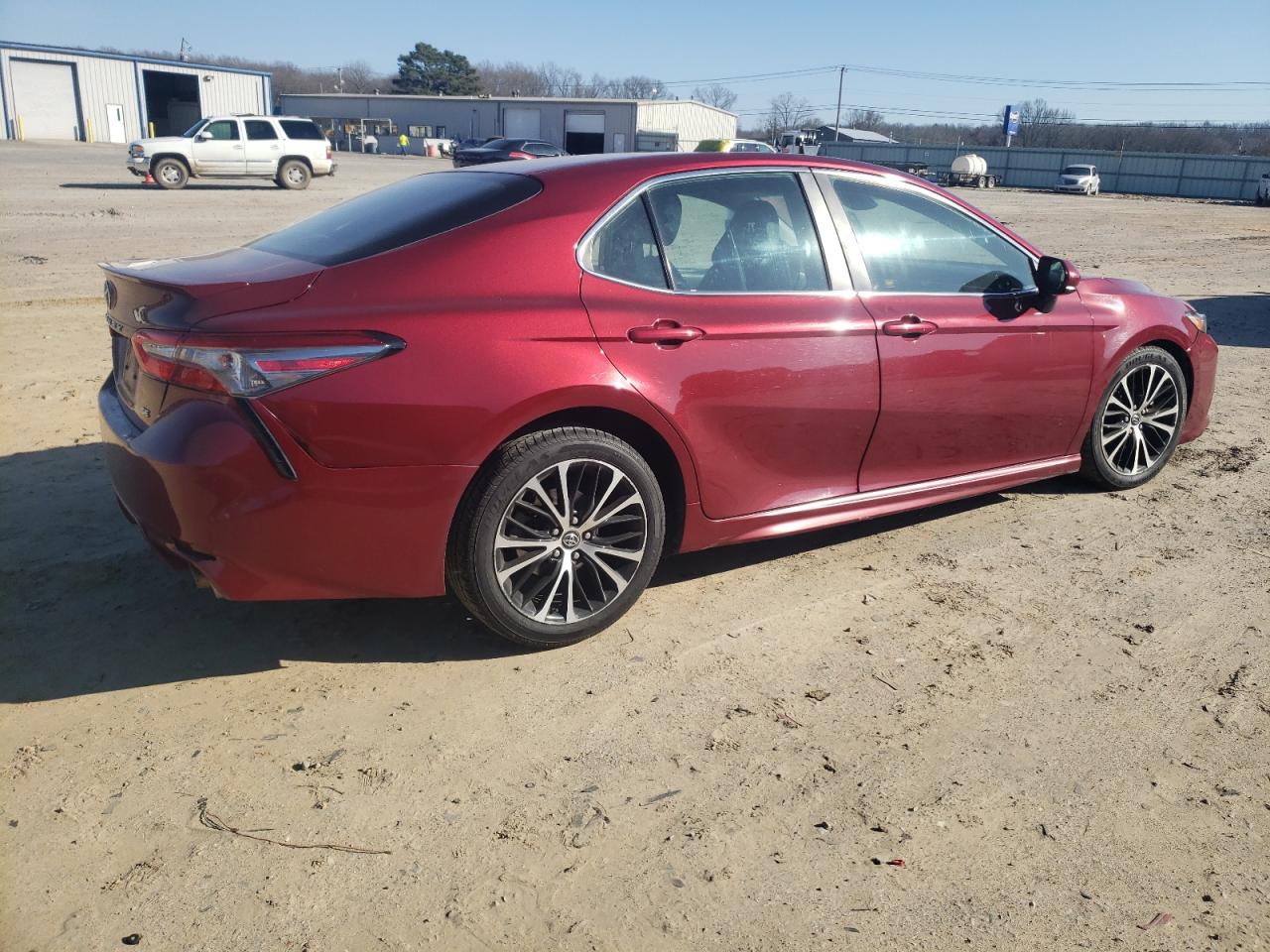 2018 Toyota Camry VIN 4T1B11HK7JU612204 Copart auction photo, front end / side damage thumbnail 3