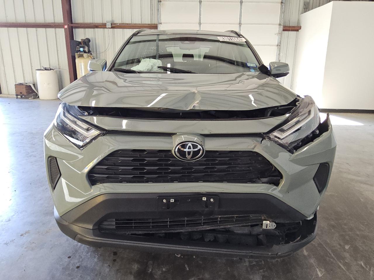 2022 Toyota RAV 4 VIN 2T3W1RFV9NW196182 Copart auction photo, front end damage thumbnail 5