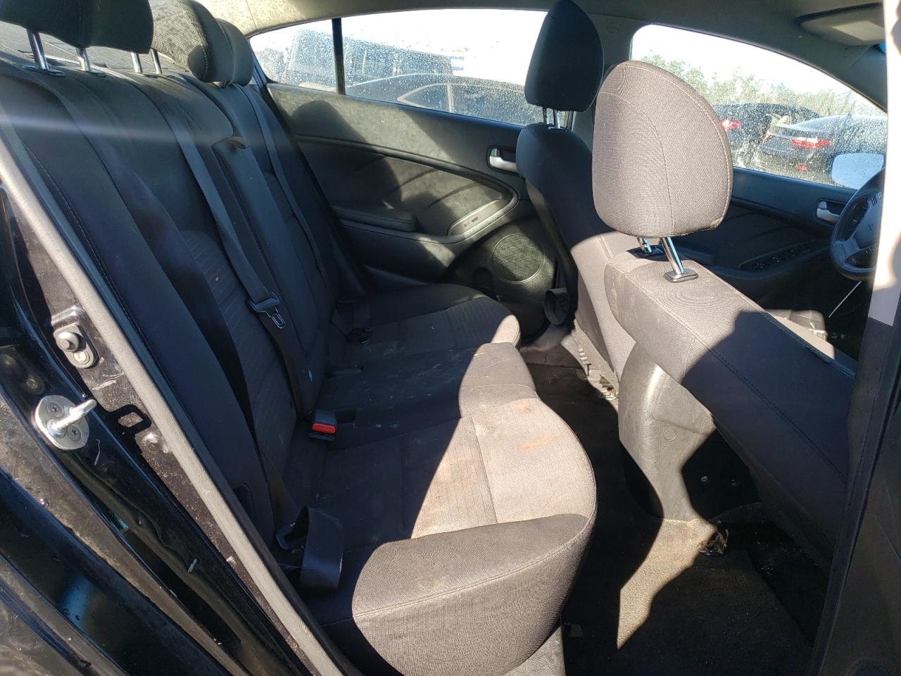 2018 KIA Forte VIN 3KPFL4A76JE178833 Copart auction photo, rear end / minor dent/scratches damage thumbnail 10