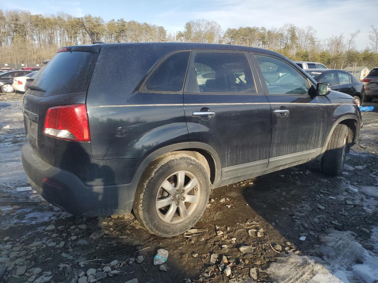 2013 KIA Sorento VIN 5XYKT3A12DG400019 Copart auction photo, vandalism damage thumbnail 3