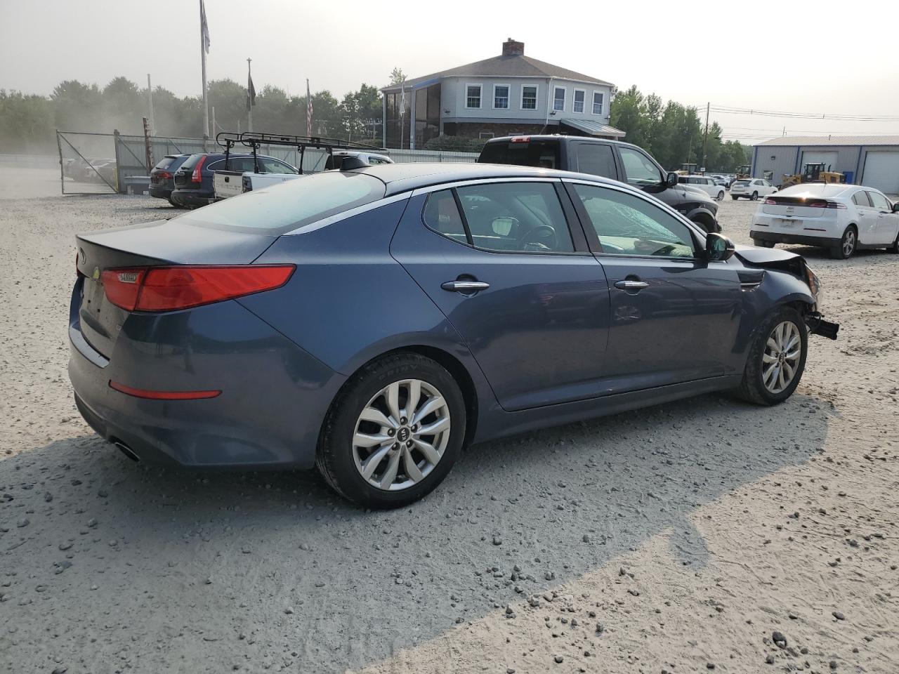 2015 KIA Optima VIN KNAGM4A79F5615693 Copart auction photo, front end / minor dent/scratches damage thumbnail 3
